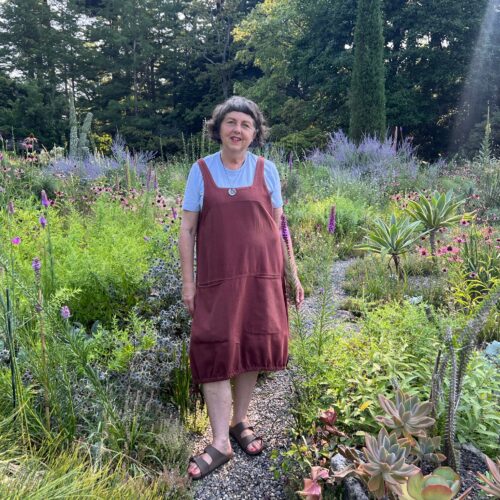 Annie Guilfoyle -Design your own Garden