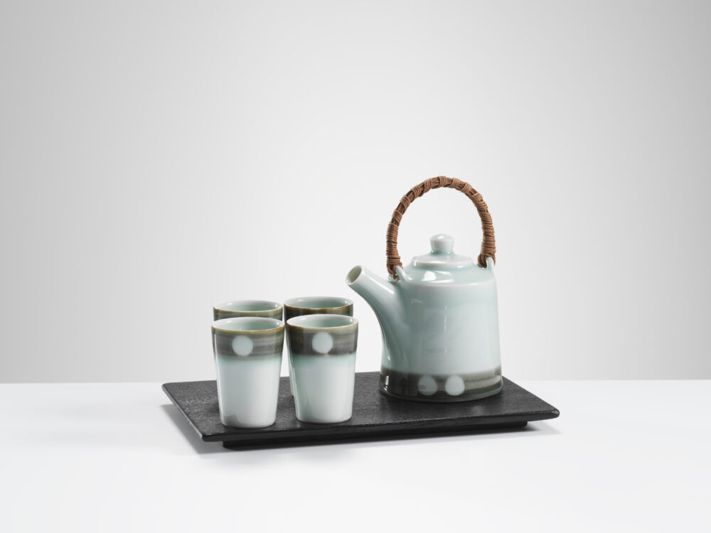 Chris Keenan - Throwing and turning with Porcelain
