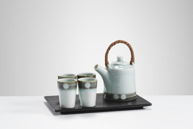 Chris Keenan – Throwing and turning with Porcelain