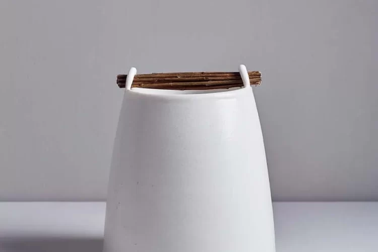 Elaine Bolt – Porcelain & Mixed Media Masterclass (Dates TBC)